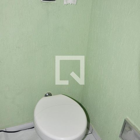 Casa à venda com 180m², 4 quartos e 3 vagasBanheiro da área de serviço