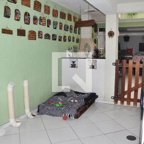 Casa à venda com 180m², 4 quartos e 3 vagasÁrea de serviço