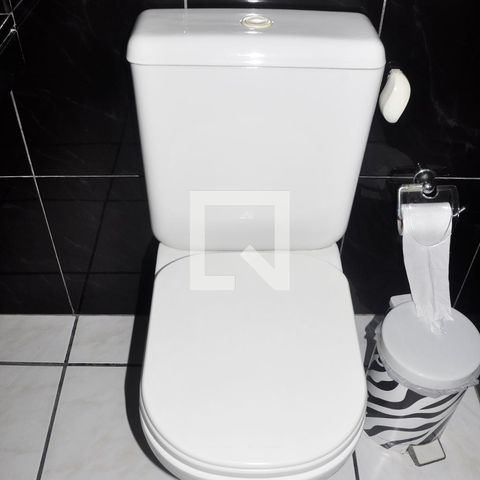 Casa à venda com 180m², 4 quartos e 3 vagasBanheiro