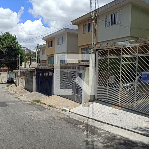 Casa à venda com 180m², 4 quartos e 3 vagasVista para rua