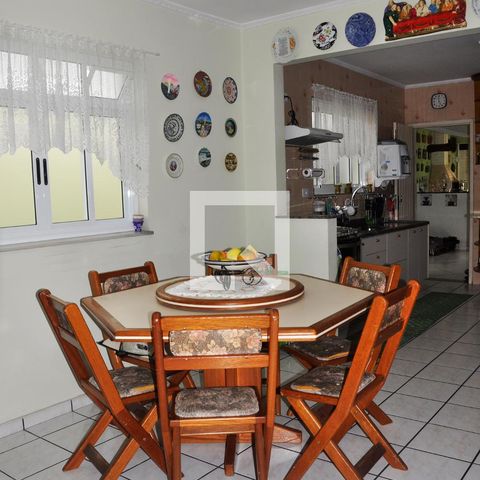 Casa à venda com 180m², 4 quartos e 3 vagasCozinha