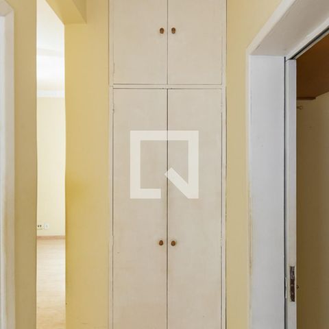 Apartamento à venda com 70m², 2 quartos e sem vagaCorredor - Armário