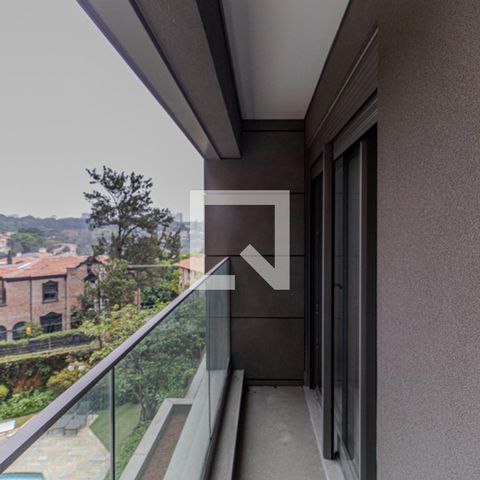 Apartamento à venda com 260m², 3 quartos e 3 vagas Apartamento à venda com 260m², 3 quartos e 3 vagasVaranda da Suíte 2