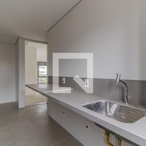 Apartamento à venda com 260m², 3 quartos e 3 vagas Apartamento à venda com 260m², 3 quartos e 3 vagasÁrea de Serviço