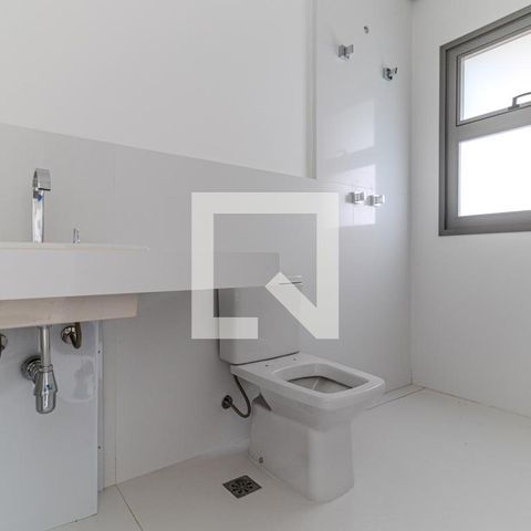 Apartamento à venda com 260m², 3 quartos e 3 vagas Apartamento à venda com 260m², 3 quartos e 3 vagasBanheiro da Suíte 2