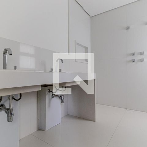 Apartamento à venda com 260m², 3 quartos e 3 vagas Apartamento à venda com 260m², 3 quartos e 3 vagasBanheiro da Suíte 3