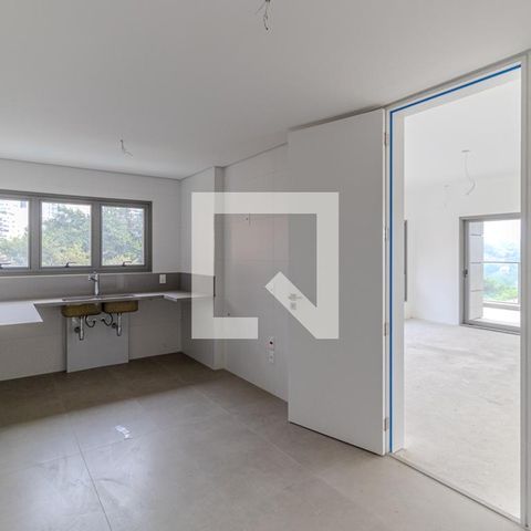Apartamento à venda com 260m², 3 quartos e 3 vagas Apartamento à venda com 260m², 3 quartos e 3 vagasCozinha