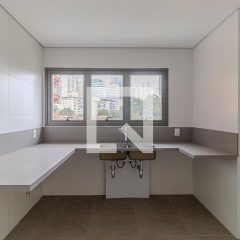 Apartamento à venda com 260m², 3 quartos e 3 vagas Apartamento à venda com 260m², 3 quartos e 3 vagasCozinha