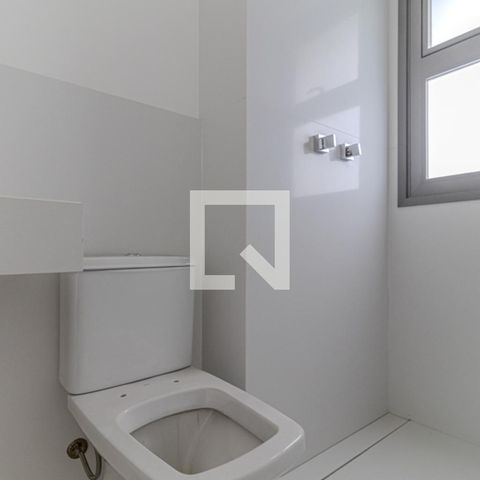 Apartamento à venda com 260m², 3 quartos e 3 vagas Apartamento à venda com 260m², 3 quartos e 3 vagasBanheiro da Suíte 1