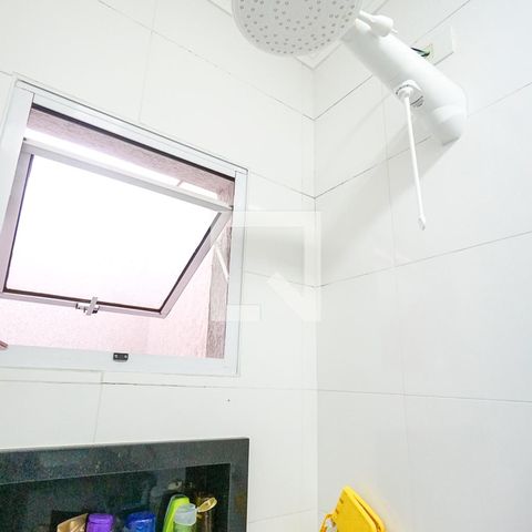 Casa à venda com 75m², 2 quartos e 2 vagasBanheiro