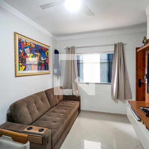 Casa à venda com 75m², 2 quartos e 2 vagasSala