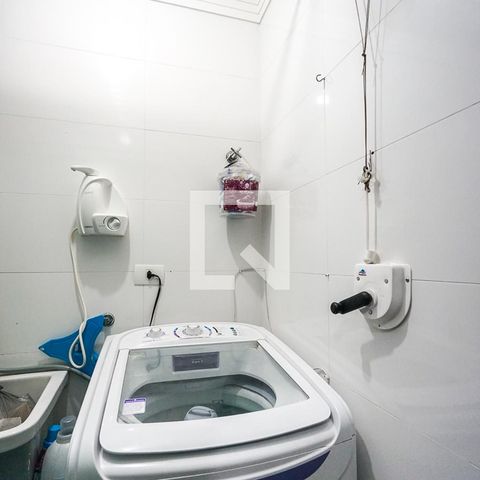 Casa à venda com 75m², 2 quartos e 2 vagasÁrea de serviço