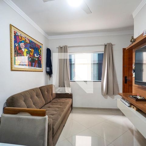 Casa à venda com 75m², 2 quartos e 2 vagasSala