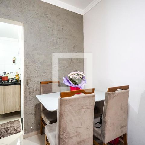 Casa à venda com 75m², 2 quartos e 2 vagasSala
