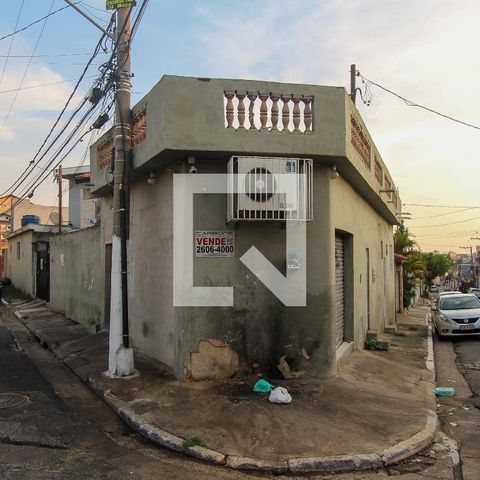 Casa à venda com 213m², 1 quarto e 1 vaga Casa à venda com 213m², 1 quarto e 1 vagaFachada