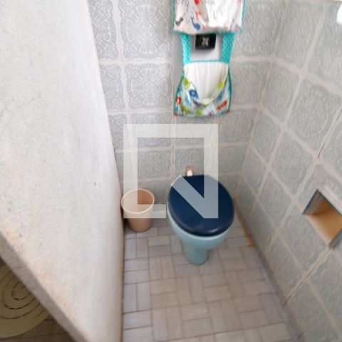 Casa à venda com 160m², 2 quartos e 5 vagasBanheiro de serviço