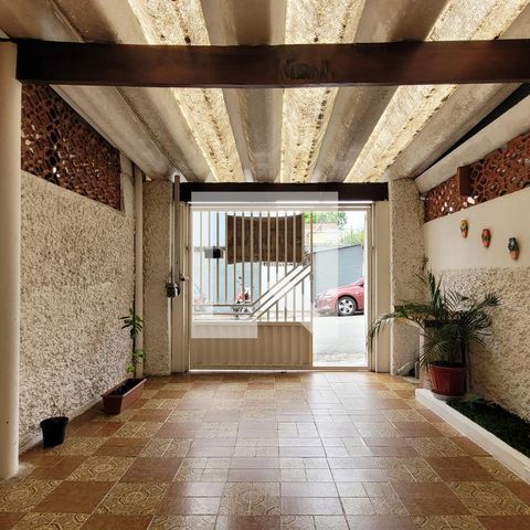 Casa à venda com 131m², 2 quartos e 1 vaga Casa à venda com 131m², 2 quartos e 1 vagaGaragem