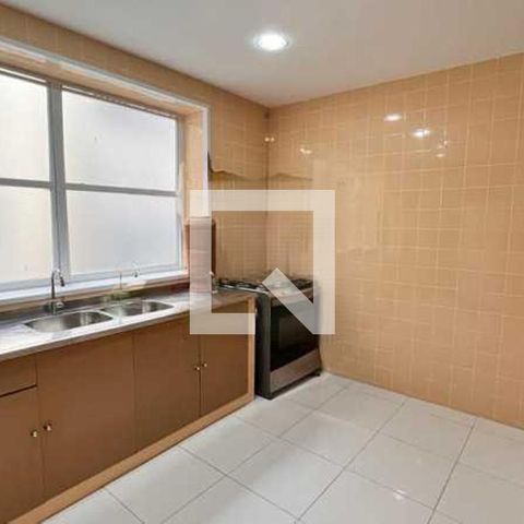 Apartamento à venda com 240m², 4 quartos e 1 vaga