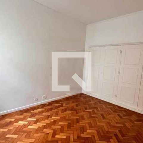 Apartamento à venda com 240m², 4 quartos e 1 vaga