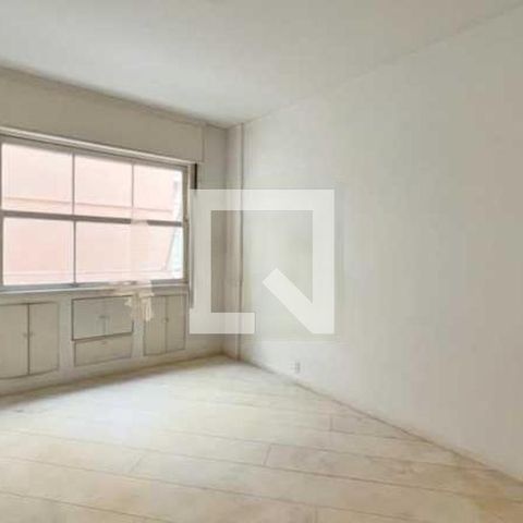Apartamento à venda com 240m², 4 quartos e 1 vaga