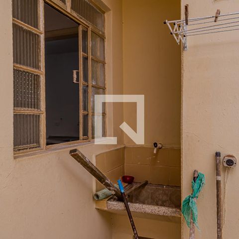 Casa de condomínio à venda com 150m², 5 quartos e 1 vaga Casa de condomínio à venda com 150m², 5 quartos e 1 vagaÁrea de Serviço