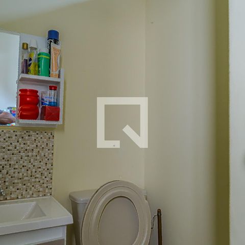 Casa de condomínio à venda com 150m², 5 quartos e 1 vaga Casa de condomínio à venda com 150m², 5 quartos e 1 vagaLavabo do Quarto