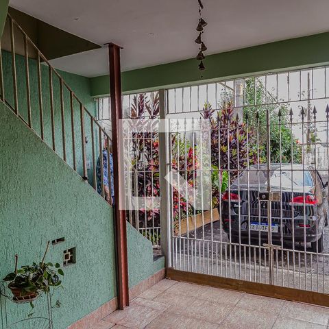 Casa de condomínio à venda com 150m², 5 quartos e 1 vaga Casa de condomínio à venda com 150m², 5 quartos e 1 vagaGaragem
