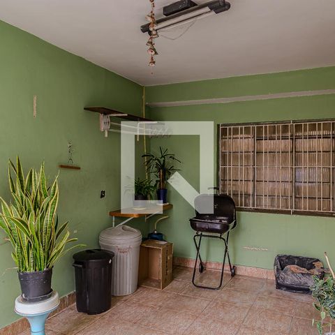 Casa de condomínio à venda com 150m², 5 quartos e 1 vaga Casa de condomínio à venda com 150m², 5 quartos e 1 vagaGaragem
