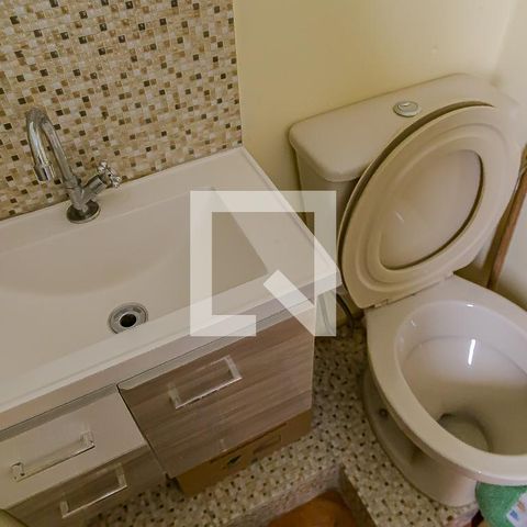 Casa de condomínio à venda com 150m², 5 quartos e 1 vaga Casa de condomínio à venda com 150m², 5 quartos e 1 vagaLavabo do Quarto