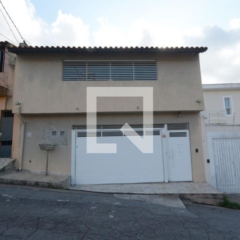 Casa para alugar com 250m², 3 quartos e 3 vagasFachada