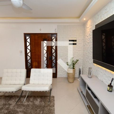 Casa para alugar com 250m², 3 quartos e 3 vagasSala