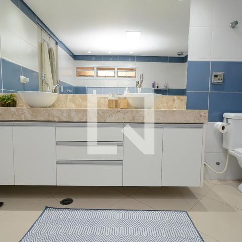 Casa para alugar com 250m², 3 quartos e 3 vagasBanheiro da Suíte