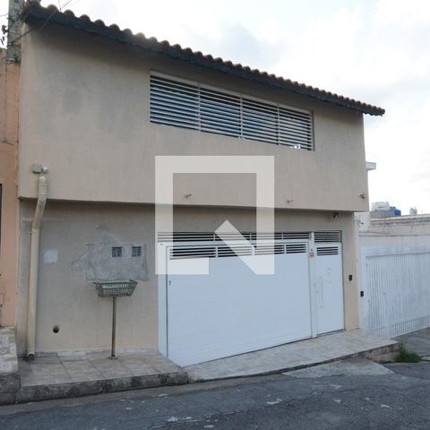 Casa para alugar com 250m², 3 quartos e 3 vagasFachada