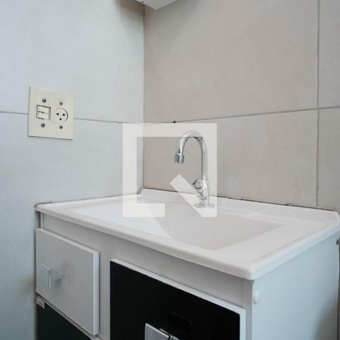 Apartamento à venda com 57m², 2 quartos e 1 vaga Apartamento à venda com 57m², 2 quartos e 1 vagaBanheiro