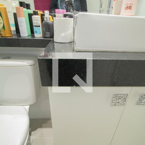 Apartamento à venda com 75m², 3 quartos e 1 vaga Apartamento à venda com 75m², 3 quartos e 1 vagaBanheiro 2