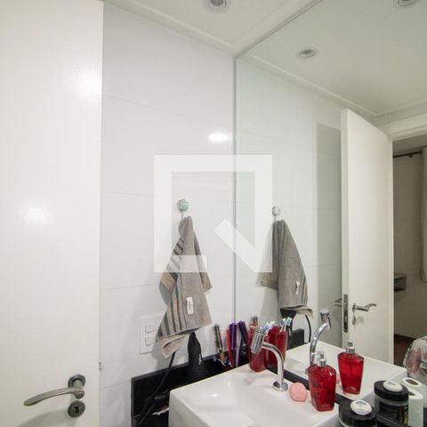 Apartamento à venda com 75m², 3 quartos e 1 vaga Apartamento à venda com 75m², 3 quartos e 1 vagaBanheiro da Suite