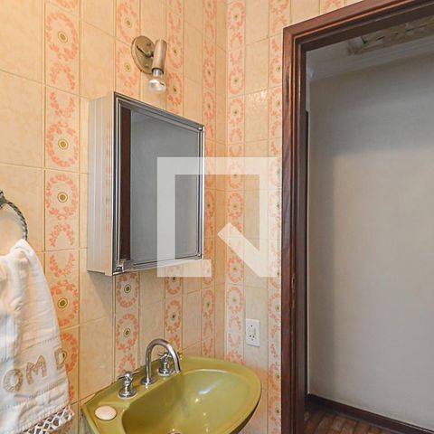 Casa à venda com 148m², 3 quartos e 2 vagasBanheiro
