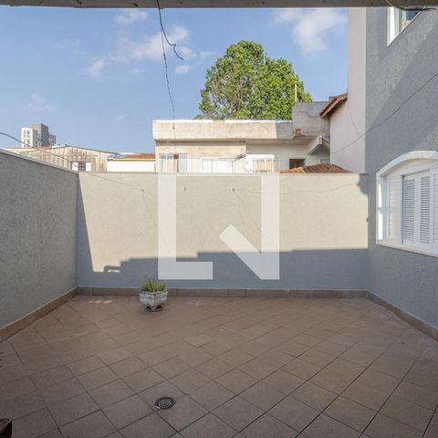 Casa à venda com 230m², 4 quartos e 4 vagas Casa à venda com 230m², 4 quartos e 4 vagasQuintal