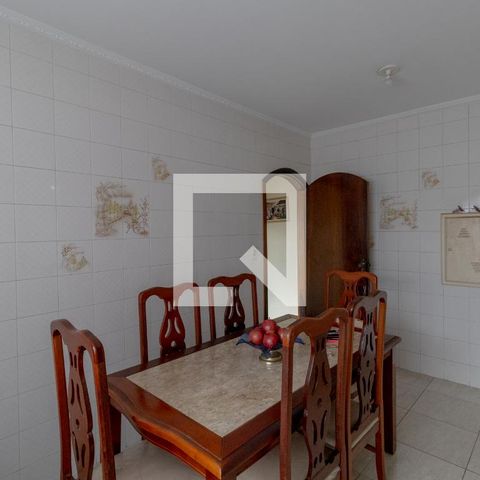 Casa à venda com 230m², 4 quartos e 4 vagas Casa à venda com 230m², 4 quartos e 4 vagasSala de Jantar