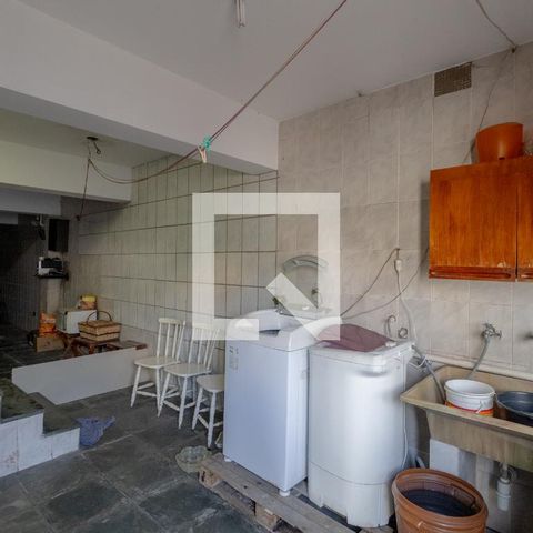 Casa à venda com 230m², 4 quartos e 4 vagas Casa à venda com 230m², 4 quartos e 4 vagasÁrea de Serviço