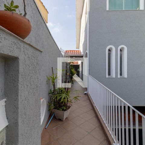 Casa à venda com 230m², 4 quartos e 4 vagas Casa à venda com 230m², 4 quartos e 4 vagasRampa