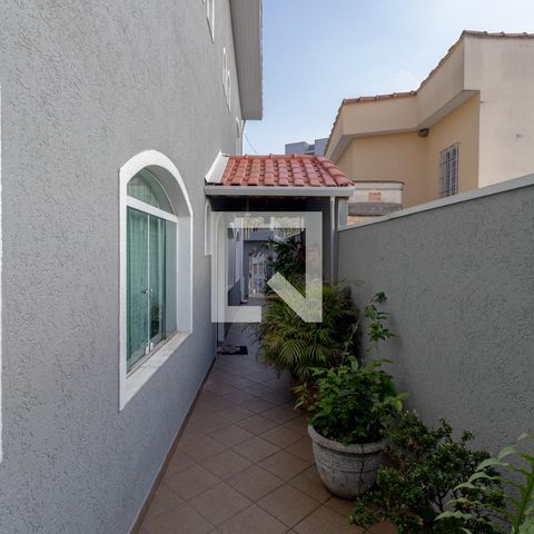 Casa à venda com 230m², 4 quartos e 4 vagas Casa à venda com 230m², 4 quartos e 4 vagasCorredor