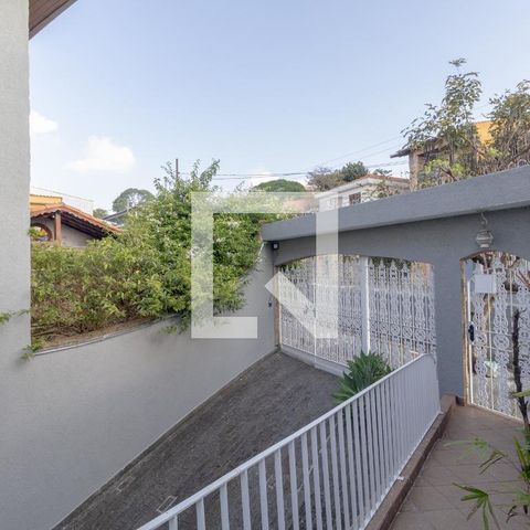 Casa à venda com 230m², 4 quartos e 4 vagas Casa à venda com 230m², 4 quartos e 4 vagasQuintal