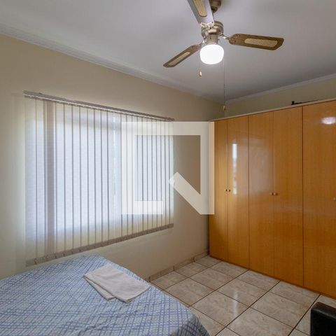 Casa à venda com 230m², 4 quartos e 4 vagas Casa à venda com 230m², 4 quartos e 4 vagasQuarto 2
