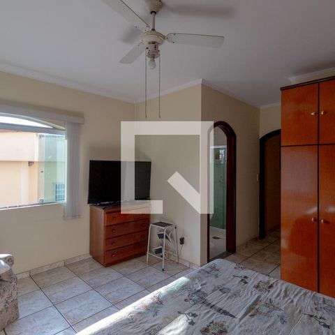 Casa à venda com 230m², 4 quartos e 4 vagas Casa à venda com 230m², 4 quartos e 4 vagasSuíte