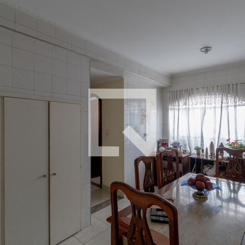 Casa à venda com 230m², 4 quartos e 4 vagas Casa à venda com 230m², 4 quartos e 4 vagasSala de Jantar