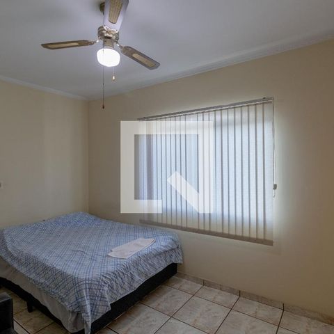 Casa à venda com 230m², 4 quartos e 4 vagas Casa à venda com 230m², 4 quartos e 4 vagasQuarto 2