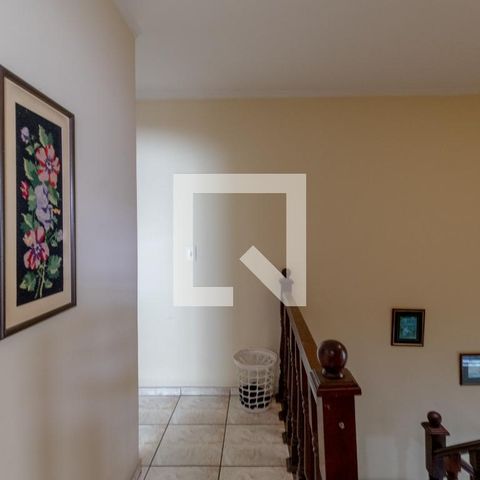 Casa à venda com 230m², 4 quartos e 4 vagas Casa à venda com 230m², 4 quartos e 4 vagasCorredor