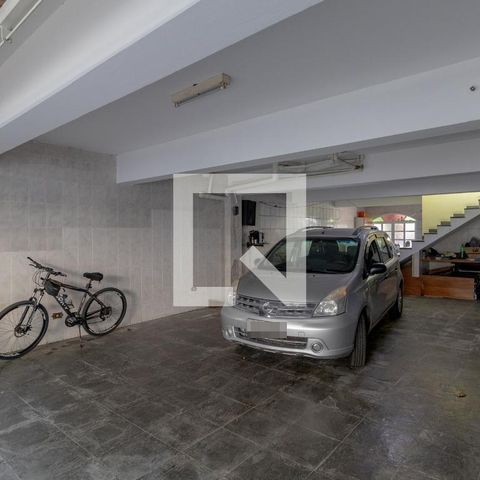 Casa à venda com 230m², 4 quartos e 4 vagas Casa à venda com 230m², 4 quartos e 4 vagasGaragem