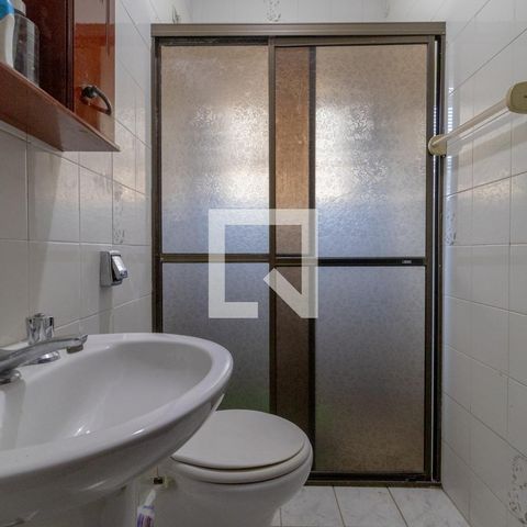 Casa à venda com 230m², 4 quartos e 4 vagas Casa à venda com 230m², 4 quartos e 4 vagasBanheiro 1